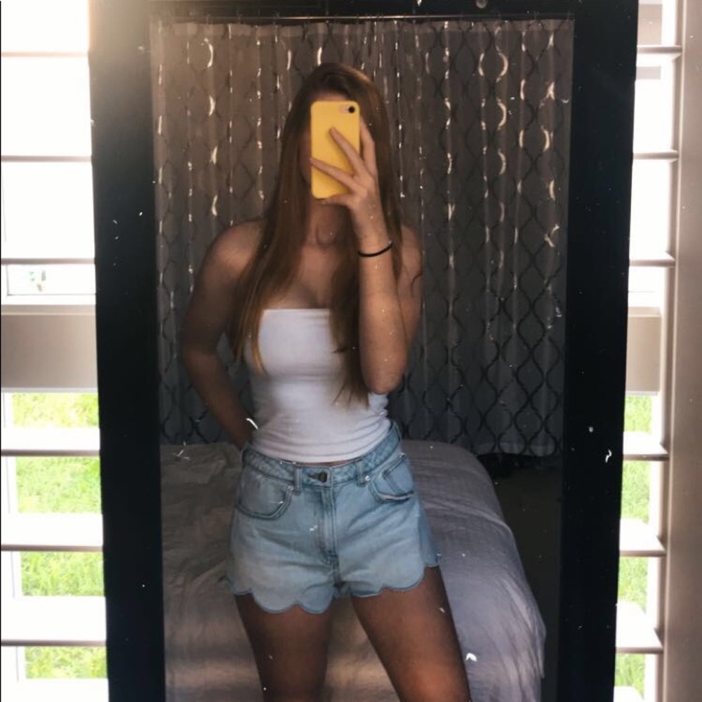 scalloped h&m denim shorts